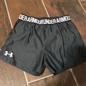 Girl size 6X under armour shorts